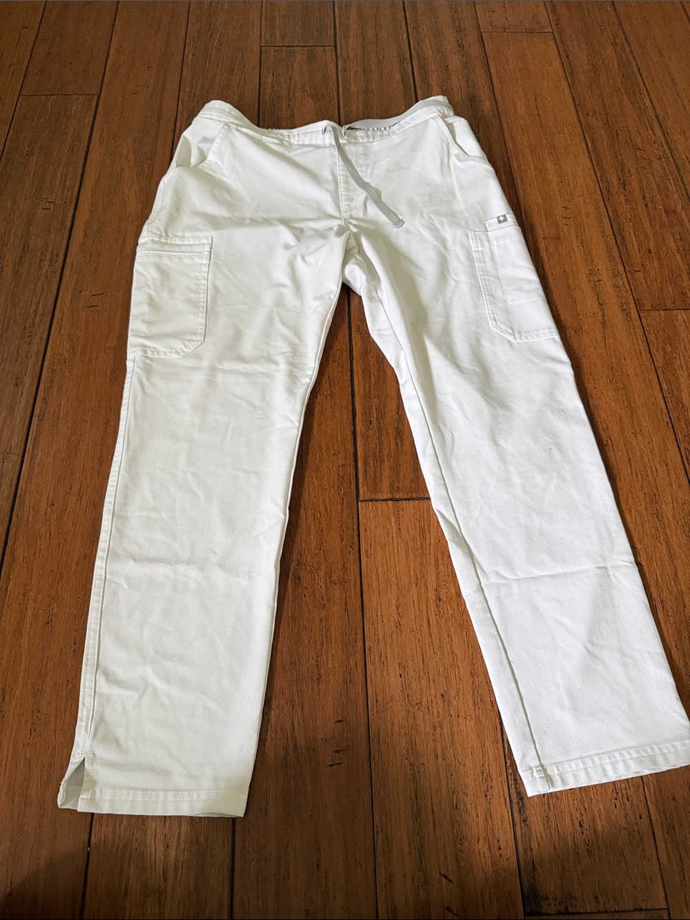 Figs women’s  White Cargo Scrub Pants